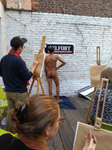Naaktmodel schilderen met vrienden in Lille in Frankrijk